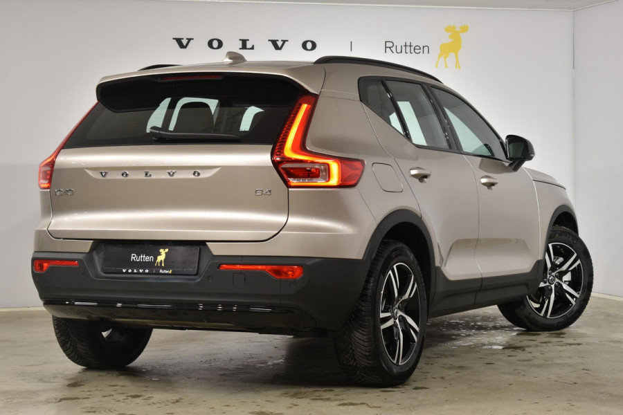 Volvo XC40 B4 211PK Automaat Plus Dark / Adaptieve cruis control / Harman kardon / Elektrische stoelen / DAB+ / Volvo On-Call