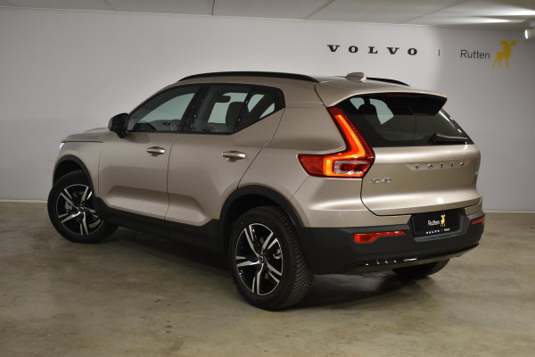 Volvo XC40 B4 211PK Automaat Plus Dark / Adaptieve cruis control / Harman kardon / Elektrische stoelen / DAB+ / Volvo On-Call