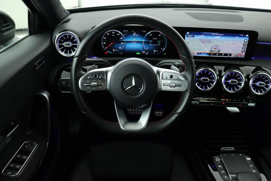 Mercedes-Benz A-Klasse 250e AMG | Stoelverwarming | Carplay | Trekhaak | Sfeerverlichting | Widescreen | Half leder | Navigatie | Park Assist