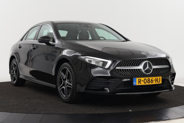 Mercedes-Benz A-Klasse 250e AMG | Stoelverwarming | Carplay | Trekhaak | Sfeerverlichting | Widescreen | Half leder | Navigatie | Park Assist