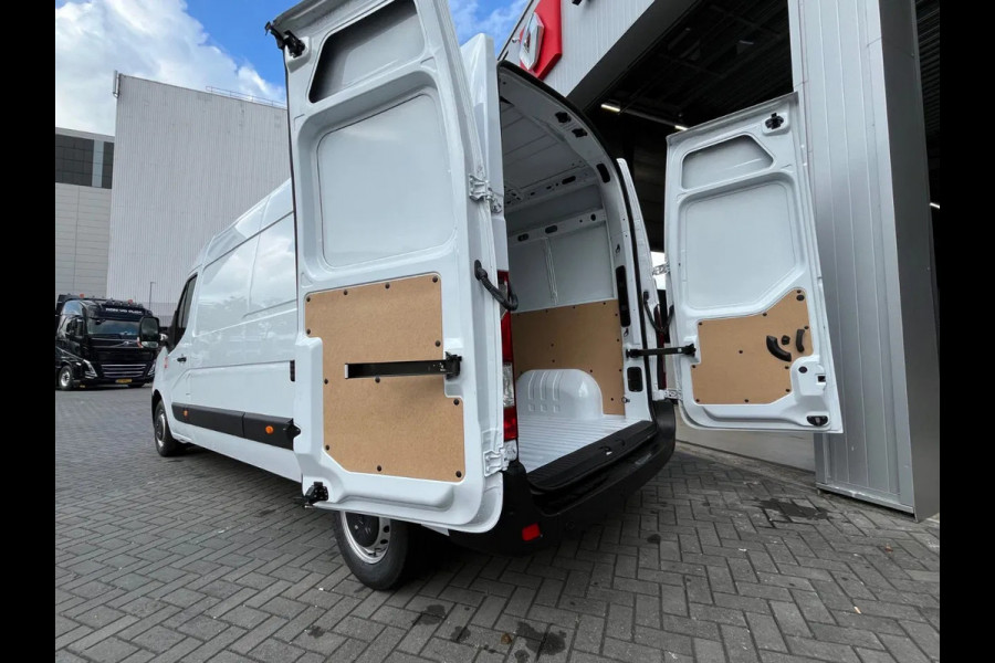 Renault Master RED 135 DCI UIT VOORRAAD