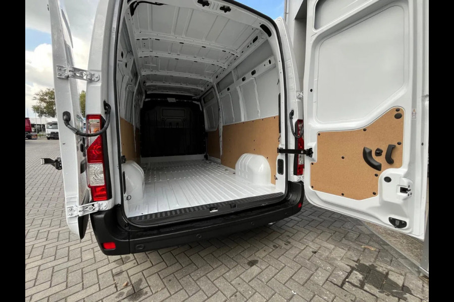 Renault Master RED 135 DCI UIT VOORRAAD