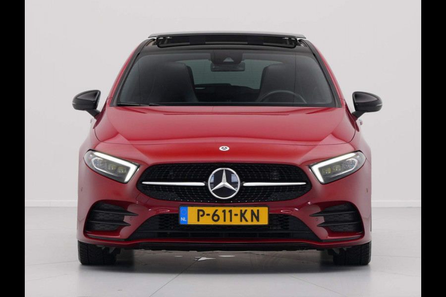 Mercedes-Benz A-Klasse 180 Business Solution AMG Panorama Camera Stoelverwarming Navigatie 114