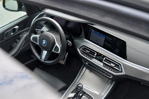 BMW X5 XDrive45e High Executive M-Sport. Luchtvering, Pano, 360, Trekhaak, Leder, Sfeer, 21'' CarPlay!