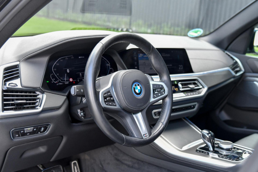 BMW X5 XDrive45e High Executive M-Sport. Luchtvering, Pano, 360, Trekhaak, Leder, Sfeer, 21'' CarPlay!