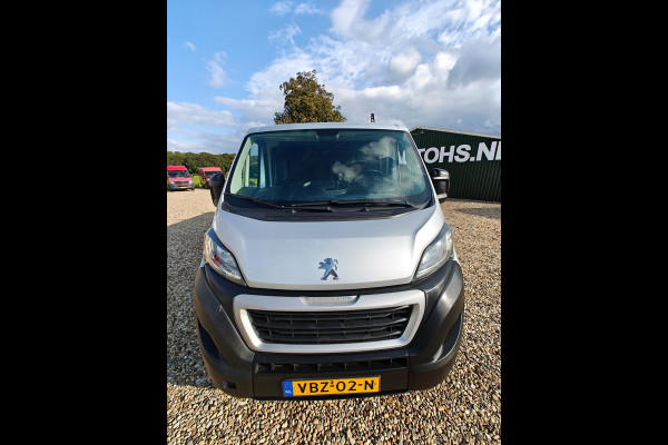 Peugeot Boxer 330 2.2 BlueHDi 140 pk L2H1 , Lang , Airco , Navi , camera , cruise , Apk okt. 2025 1e Eig.