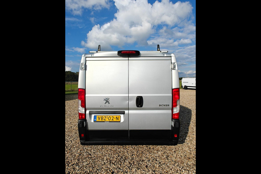 Peugeot Boxer 330 2.2 BlueHDi 140 pk L2H1 , Lang , Airco , Navi , camera , cruise , Apk okt. 2025 1e Eig.