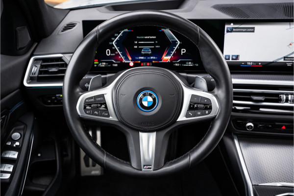 BMW 3-serie 330e G20 - M-Sport Pro | Panorama | ACC l HUD l BMW garantie