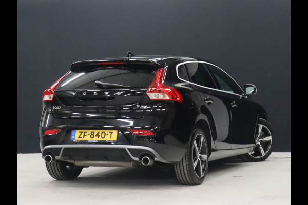 Volvo V40 1.5 T3 Polar+ Sport R-DESIGN Automaat [PANORAMADAK, CAMERA, FULL LED, KEYLESS, LED, DAB, NIEUWSTAAT]