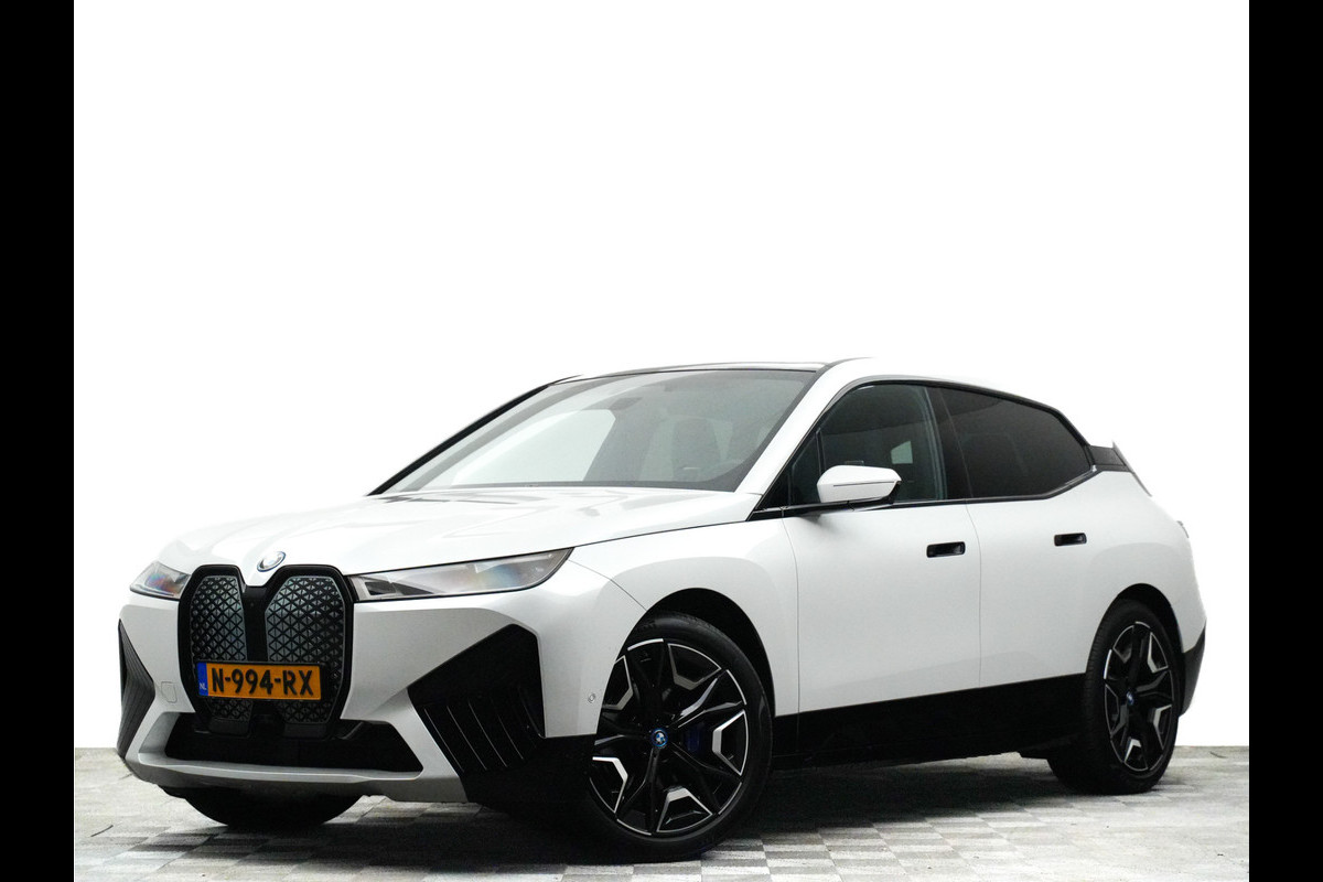 BMW iX xDrive40 M-Sport Gold Edition 330pk (panodak,laser,stoelmassage,22",stuur/stoelverwarming,head-up,360)