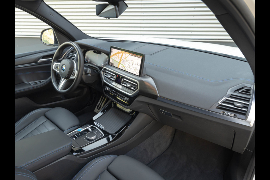 BMW iX3 High Executive - Pano - Trekhaak - Head Up - Driving Ass Prof - Harman Kardon