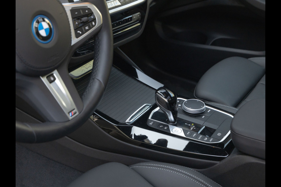 BMW X3 xDrive30e M-Sport - Pano - Memory - Driving Ass Prof - Trekhaak - Adaptive LED