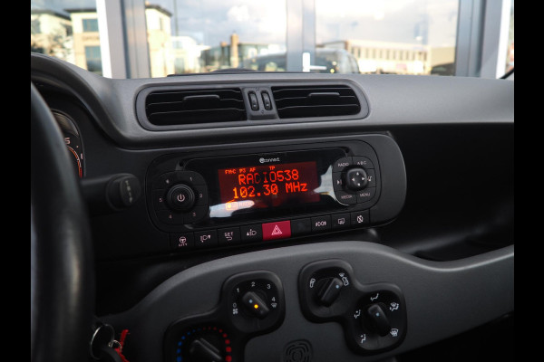 Fiat Panda 0.9 TwinAir Turbo Lounge / Bluetooth / USB / Stuurbediening / Airco