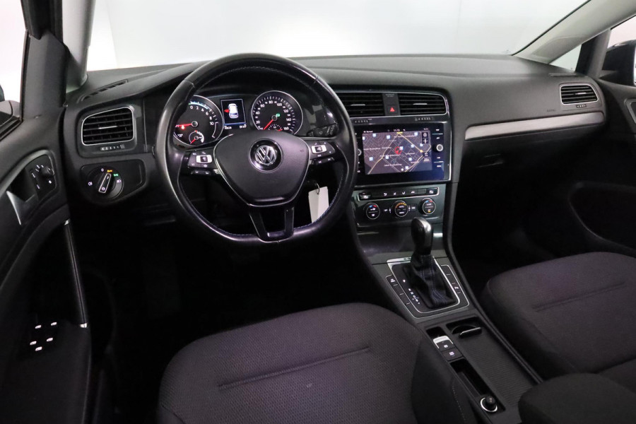 Volkswagen e-Golf E-DITION 136 pk | Navigatie | Parkeersensoren | Adaptieve cruise control | Autom. airco | LED koplampen |