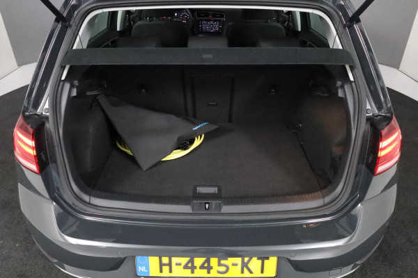 Volkswagen e-Golf E-DITION 136 pk | Navigatie | Parkeersensoren | Adaptieve cruise control | Autom. airco | LED koplampen |