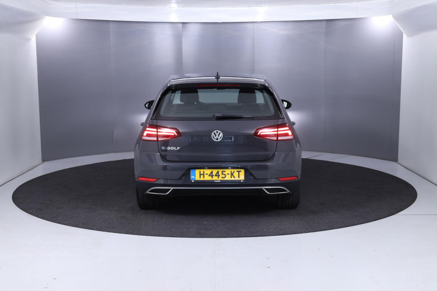 Volkswagen e-Golf E-DITION 136 pk | Navigatie | Parkeersensoren | Adaptieve cruise control | Autom. airco | LED koplampen |