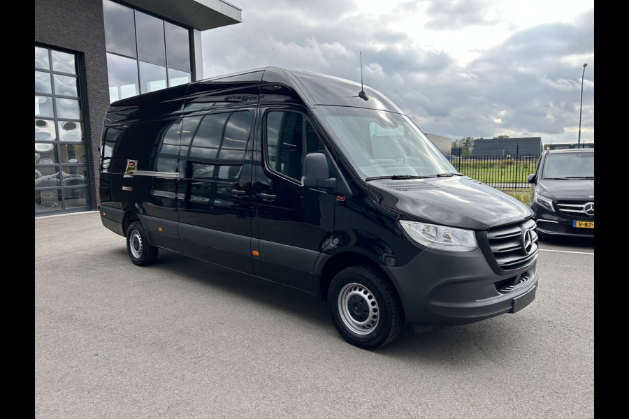 Mercedes-Benz Sprinter 317 CDI L3 H2 3500KG Trekhaak / Automaat / MBUX / Camera / Carplay navigatie / Cruise control / Airco / 270 Graden achterdeuren