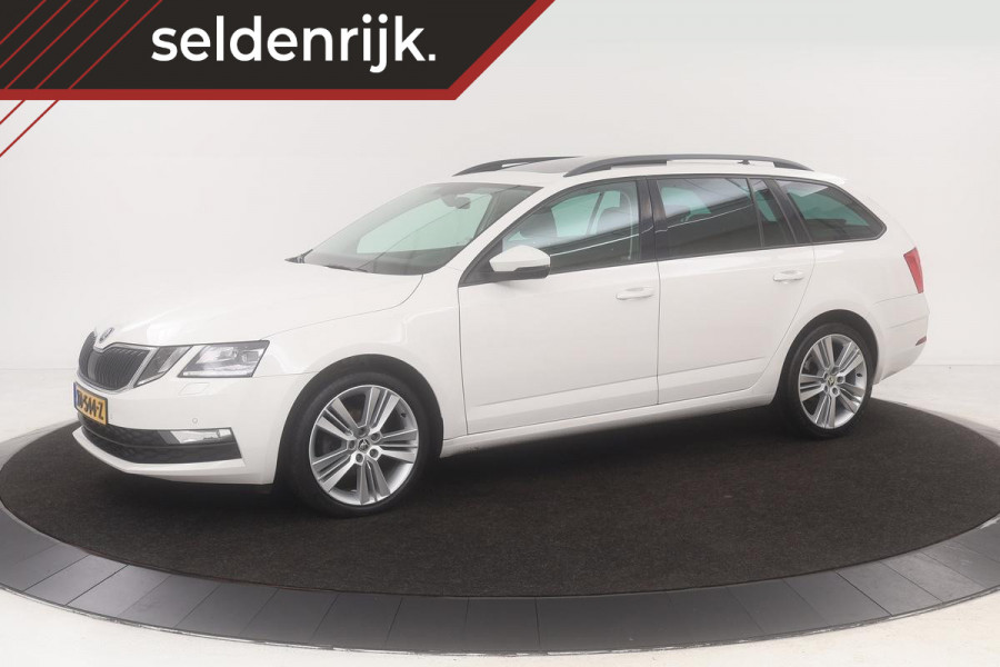 Škoda Octavia 1.6 TDI Ambition | DSG | Panoramadak | Full LED | Trekhaak | Carplay | Navigatie | Climate control | Cruise control | PDC | Getint glas