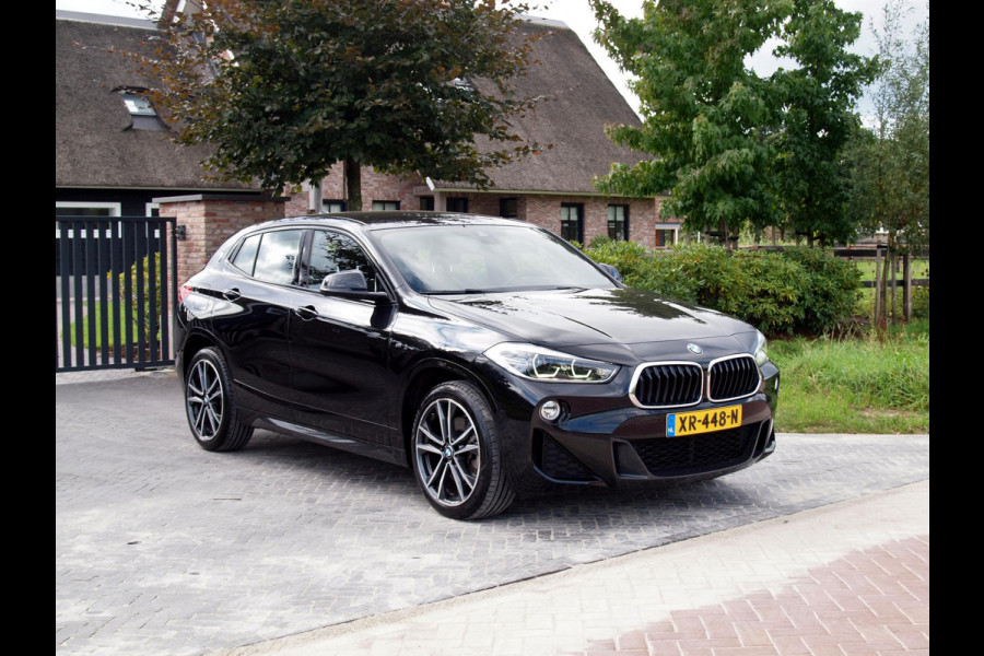 BMW X2 sDrive20i High Executive Edition | M-Pakket | Ledere Bekleding | NL-Auto | Harman Kardon |