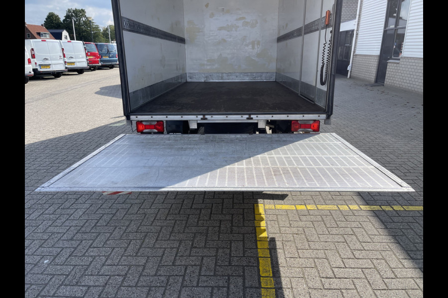 Iveco Daily 35S14 Himatic 2.3 automaat / bakwagen met Zepro laadklep / vaste prijs rijklaar € 30.950 ex btw / lease vanaf € 554 / cruise en climate control / zijdeur / geveerde stoel / stoelverwarming !