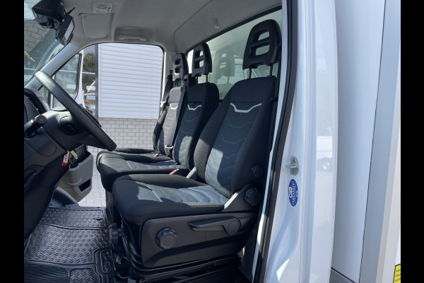 Iveco Daily 35S14 Himatic 2.3 automaat / bakwagen met Zepro laadklep / vaste prijs rijklaar € 30.950 ex btw / lease vanaf € 554 / cruise en climate control / zijdeur / geveerde stoel / stoelverwarming !