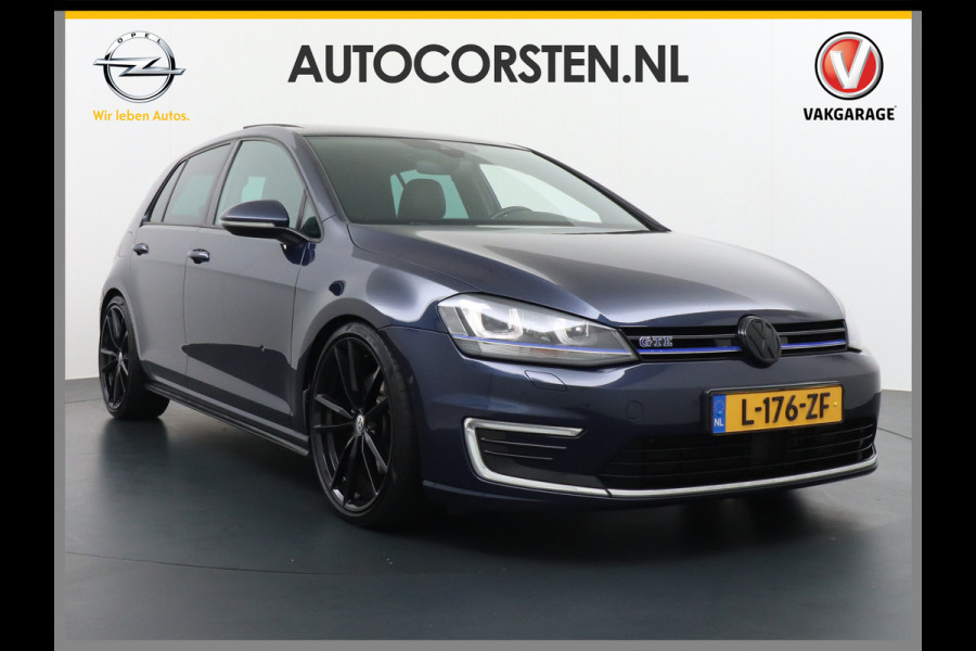 Volkswagen Golf GTE 204pk Navi Leder Xenon Pano-dak Adap.-Cruise Keyless Pdc-A+V Ecc Sportst.+Verw. Led 19''LM DAB Side-Assist 1.4 TSI GTE PHEV  Trekhaak-Wegklp. Licht+Zicht-Pakket Priv.Glass verlaagd in super nette staat 1500kg Trekgewicht! Euro6