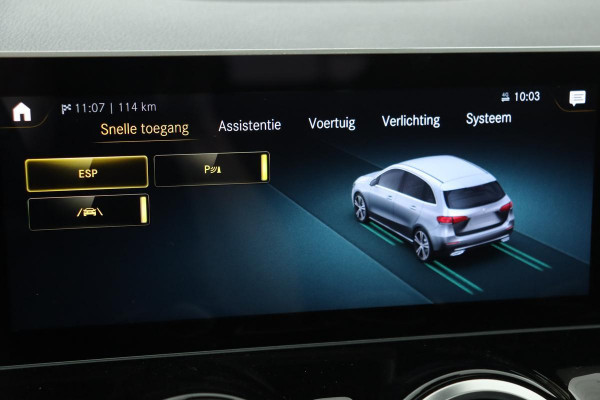 Mercedes-Benz B-Klasse 180 AMG | Panoramadak | Carplay | Trekhaak | Stoelverwarming | Camera | Half leder | Full LED | Park Assist | Navigatie