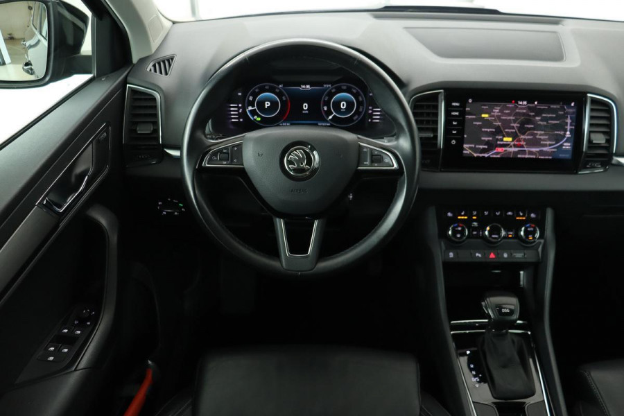 Škoda Karoq 1.0 TSI Style | Leder | Virtual Cockpit | Carplay | Stoel & Stuurverwarming | Camera | Canton | Full LED | Trekhaak | Keyless