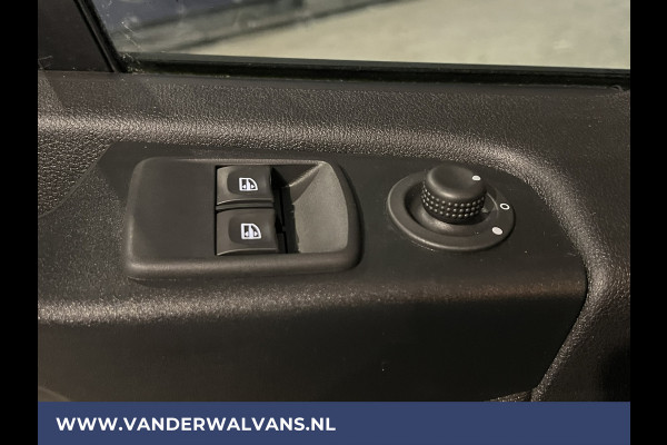 Renault Trafic 2.0 dCi 120pk L2H1 Euro6 Airco | Imperiaal | Navigatie | LED | Trekhaak Cruisecontrol, Parkeersensoren, Bijrijdersbank