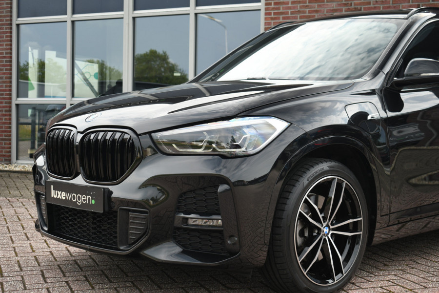 BMW X1 xDrive25e M-Sport Pano HUD 19inch Leder El-Klep