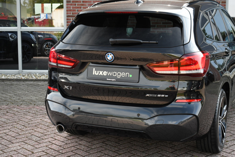 BMW X1 xDrive25e M-Sport Pano HUD 19inch Leder El-Klep