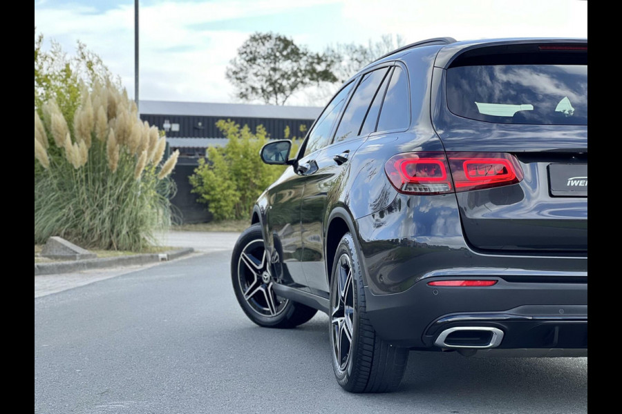 Mercedes-Benz GLC 300e 4MATIC AMG Panoramadak|Luchtvering|Burmester®|Camera 360°|Keyless|Stuurverw.|Distronic|Head-up|Night pakket