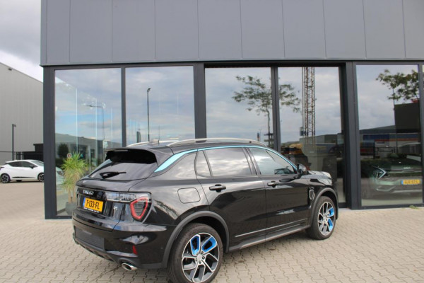 Lynk & Co 01 1.5 Full option Zwarte Hemel Prijs is rijklaar