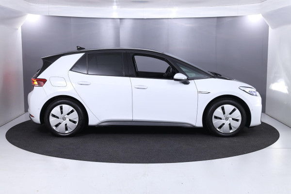 Volkswagen ID.3 Pro Edition Advantage 58 kWh 204 pk | Navigatie | Parkeersensoren (Park assist) | Achteruitrijcamera | Stoelverwarming | Adaptieve cruise control |