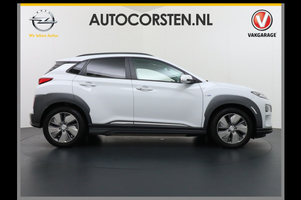 Hyundai Kona EV 64 kWh 204pk Leer Navi Camera Schuifdak Standkachel Elektr.Stoelen+Verwarmd+Ventilatie-koeling ! Adaptive Cruise/Stop&Go Zelf Orig.NLse Auto Heerlijke, sterke FEV , Enorm Efficient en grote accu!  444km wltp range