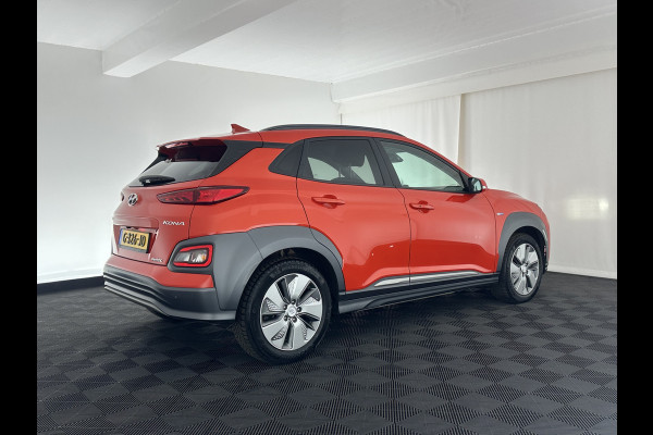 Hyundai Kona EV Premium 64 kWh (INCL-BTW) *FULL-LEATHER | HEAD-UP | FULL-LED | NAVI-FULLMAP | DAB | ADAPTIVE-CRUISE | KRELL-AUDIO | KEYLESS | CAMERA | BLIND-SPOT | LANE-ASSIST | VIRTUAL-COCKPIT | COMFORT-SEATS | 17"ALU*