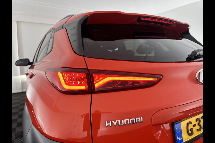 Hyundai Kona EV Premium 64 kWh (INCL-BTW) *FULL-LEATHER | HEAD-UP | FULL-LED | NAVI-FULLMAP | DAB | ADAPTIVE-CRUISE | KRELL-AUDIO | KEYLESS | CAMERA | BLIND-SPOT | LANE-ASSIST | VIRTUAL-COCKPIT | COMFORT-SEATS | 17"ALU*