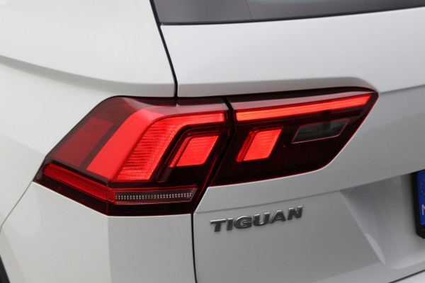 Volkswagen Tiguan 2.0 TSI DSG 4Motion Highline LED, Stoel-/Stuurverw., Camera, ACC, Front Assist, Standkachel, Trekhaak