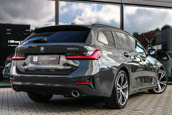 BMW 3 Serie Touring 330e - PANO - TREKHAAK - SPECIALE KLEUR