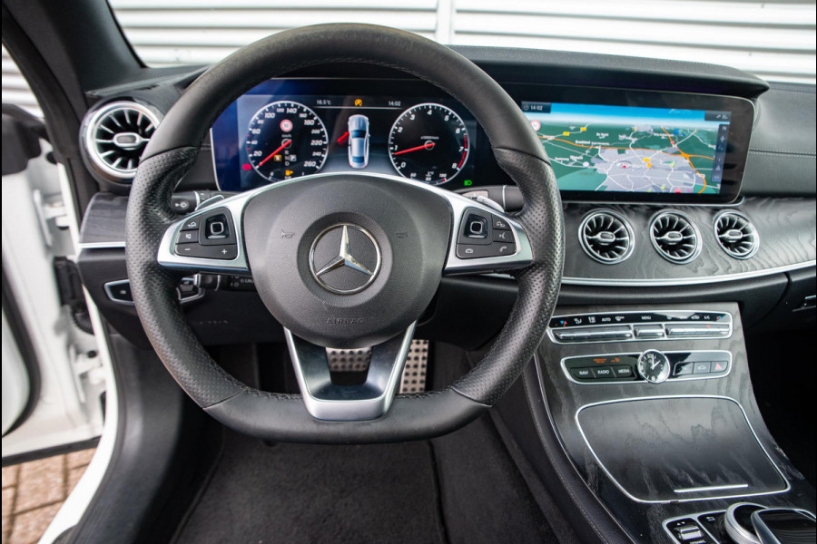 Mercedes-Benz E-Klasse Coupé 200 AMG Panoramadak Leer Navi Widescreen Ambient Camera 20''LM