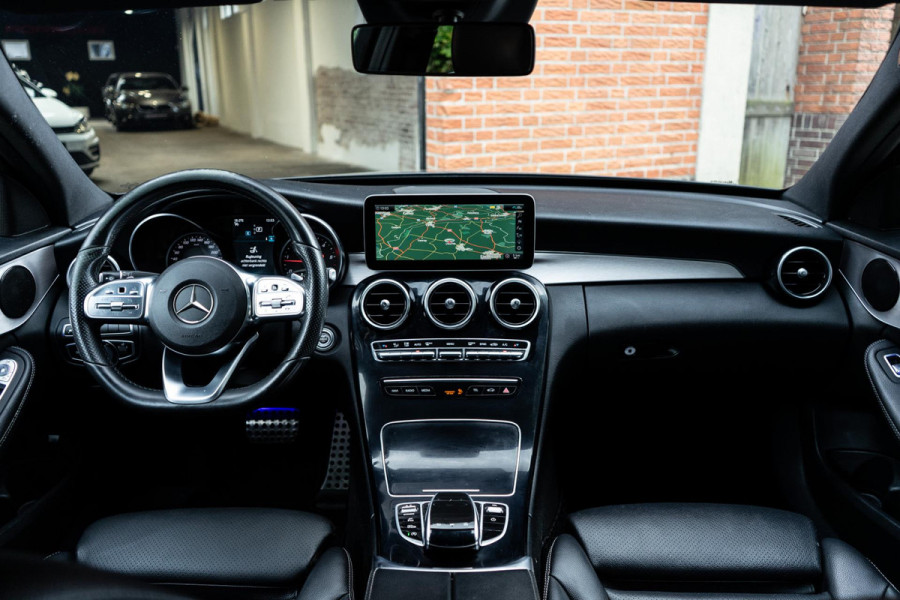 Mercedes-Benz C-Klasse 300d AMG Line Camera / Apple Car Play / Sfeer