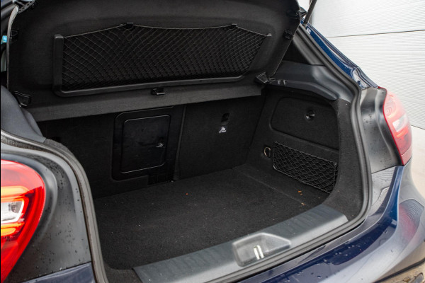 Mercedes-Benz A-Klasse AMG 45 4MATIC Aeropack Panoramadak Schaalstoelen Adapt. Cruise Keyless