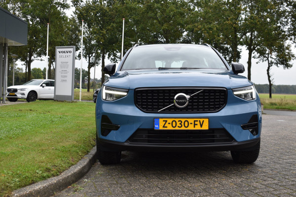 Volvo XC40 B4 211PK Automaat Plus Dark | Trekhaak | Blis | ACC | H&K | Elektr. stoel | Stuurverwarming | 18"LMV