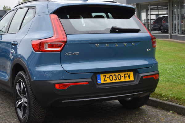 Volvo XC40 B4 211PK Automaat Plus Dark | Trekhaak | Blis | ACC | H&K | Elektr. stoel | Stuurverwarming | 18"LMV