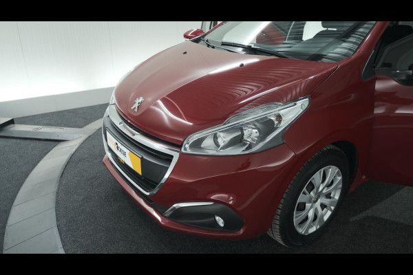 Peugeot 208 PureTech 82 Blue Lion | Trekhaak | Parkeersensoren | Navigatie | Airco