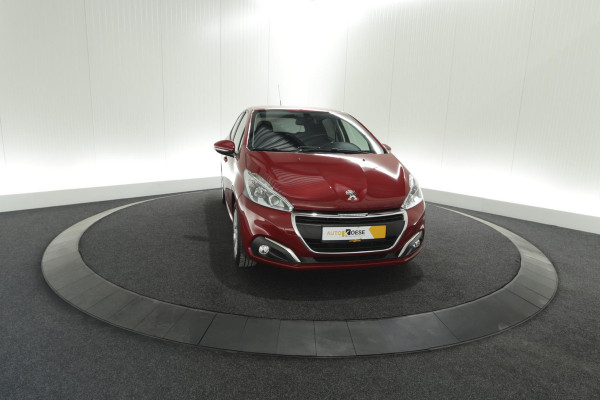 Peugeot 208 PureTech 82 Blue Lion | Trekhaak | Parkeersensoren | Navigatie | Airco