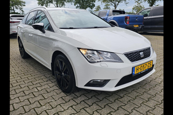 Seat León ST 1.2 TSI Style | Trekhaak | Climate Control | Camera | Lichtmetalen Velgen |