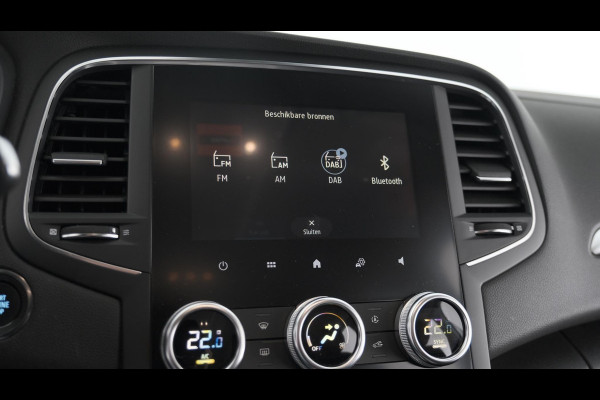 Renault MEGANE Estate E-Tech Plug-In Hybrid 160 Intens | Navigatie | Parkeersensoren | Climate Control | Apple Carplay