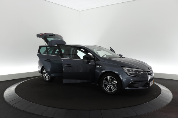 Renault MEGANE Estate E-Tech Plug-In Hybrid 160 Intens | Navigatie | Parkeersensoren | Climate Control | Apple Carplay