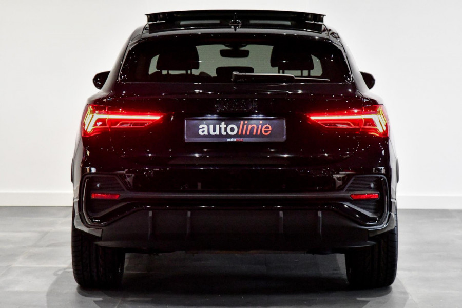 Audi Q3 Sportback 45 TFSI e S-Line. BTW, Pano, Dodeh, Camera, Trekhaak, Matrix, 20'', CarPlay!